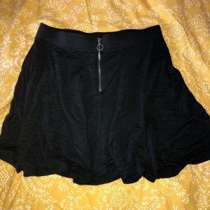 SO Zip-up black skirt